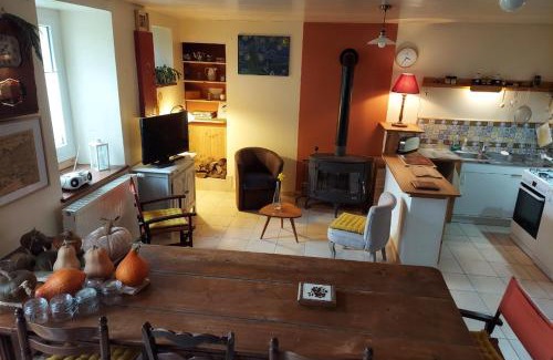 Pommerit-le-Vicomte Apartment | Tivakazo