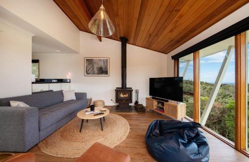 Cape Schanck Villa | TJ's Tree House with Ocean Views