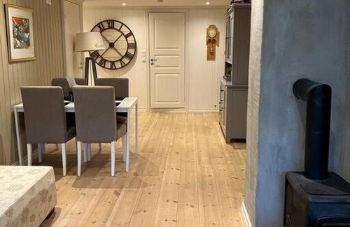Larvik Apartment | Tjodalyng - ved Viksfjord - sokkelleilighet