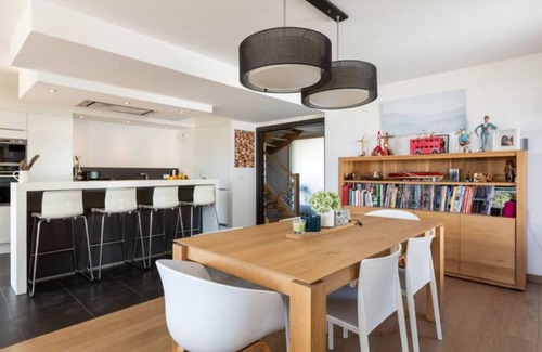 Argonay House | -tLa Villa horizon 180 – 10’ away from Annecy lake