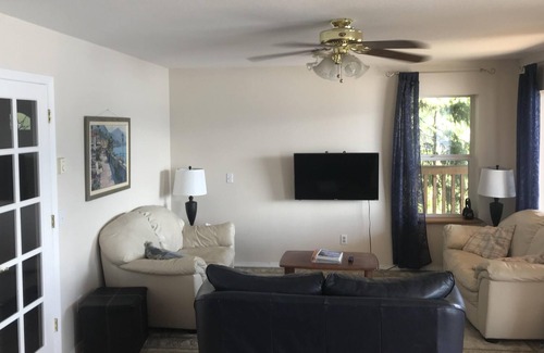 Scotch Creek House | TLC Beachhouse "Entire Home" - Waterfront - Shuswap Vacations and Sledding Accommodation