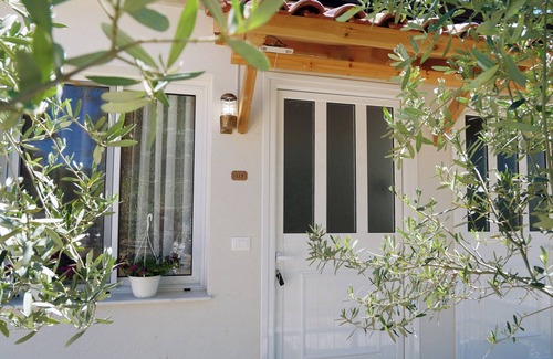 Berat House | tnCozy Bungalow in charming Roshnik Village 103