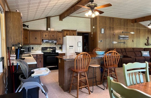 South Toledo Bend House | Toledo Bend/Water view/Beach access/Gameroom