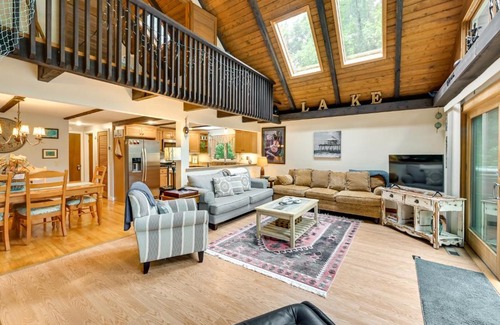 Tolland House | Tolland Cabin with Private Hot Tub and Grill!