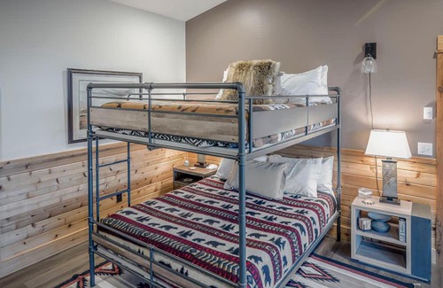 Emigrant House | Tom Miner Creek Cabin