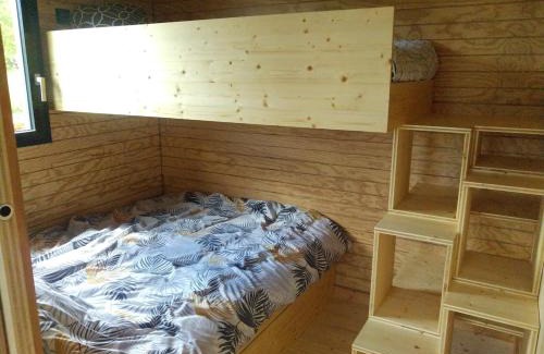 Bressuire Ski Chalet | tom Sawyer cabane flottante