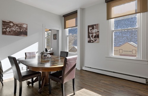 New Castle Condo | Tombstone at the Ore House Inn