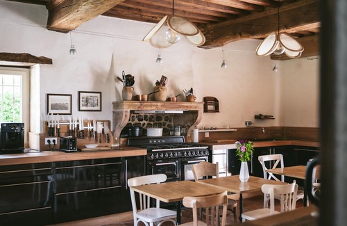 Chateau Bed & Breakfast | Tomette Singuliere - Chambres d'hotes