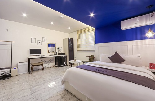 Chungmu Hotel | Tongyeong Hotel Gray