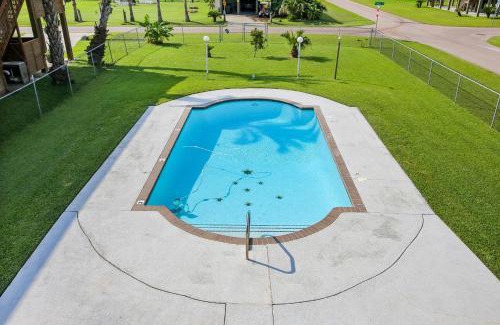 Terramar Beach House | Too Pool for School