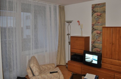 Urbach Apartment | Top airport apartment, free parking. WIRELESS INTERNET ACCESS