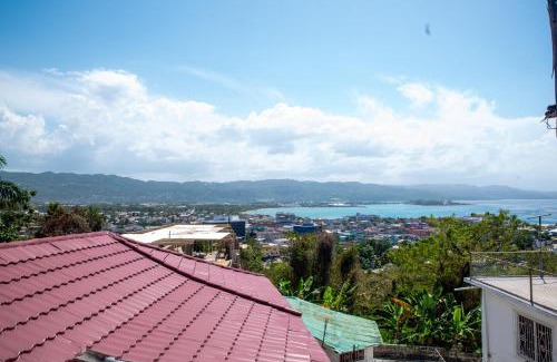 Montego Bay Apartment | Top Bay Apartments - All 5 Units