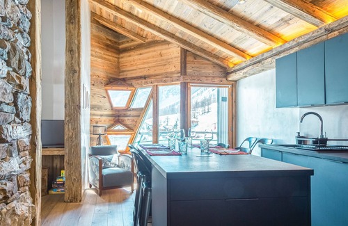 Val-d'Isere Apartment | Top floor Apartment, amazing view, on the slopes !