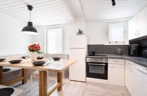 Kreuzviertel Apartment | Top floor apartment next to Marienplatz