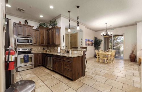 Hurricane Condo | Top Floor Privacy | Outdoor Fireplace, Sleeps 8