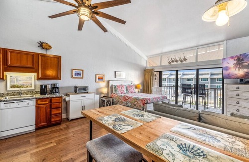 Cedar Key Condo | Top Floor 🪸 Private Balcony 🪸 View of the Gulf