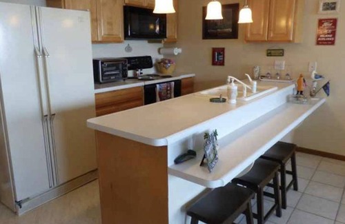 Put-in-Bay Condo | Top Floor Waterfront Put-in-Bay condo