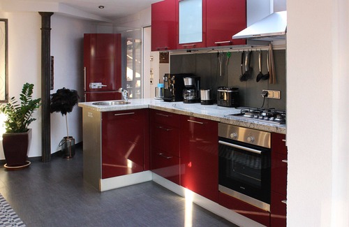 Bruhl-Beurbarung Apartment | Top modern City Apartment at the University Hospital in a quiet green area