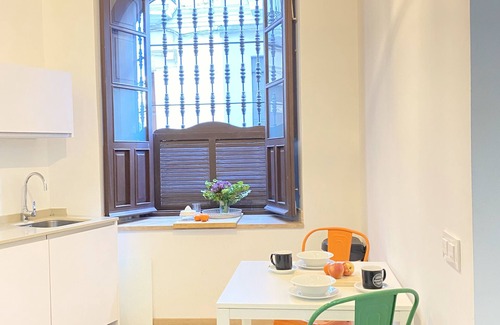Santa Cruz House | Top-notch downtown house w/private rooftop, parking