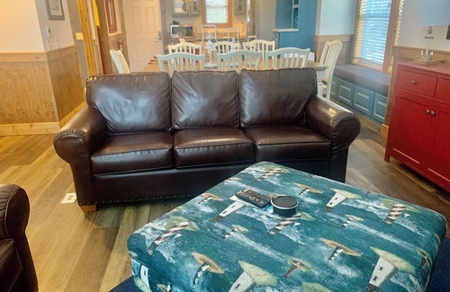 Branson Cottage | Top Ranked Resort. Huge 4BDR. Game room. Sleeps 12