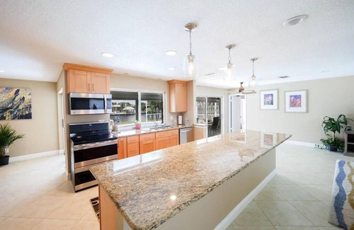 Yacht Club House | TOP RATED! Beautiful 4BR Gulf access villa w/pool, dock, tiki hut – Yacht Club.