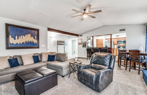 Mesquite House | Top Rated~Pool~Comfy~Central Location