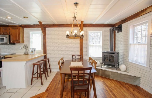 West Tisbury House | Top-Rated Vineyard Retreat: Hot Tub + Private Lambert’s Cove Beach Access!
