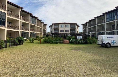Kareeberg Apartment | Topanga 1, Uvongo beach apartment