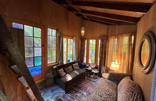 Topanga Ski Chalet | Topanga Wonderland Cottage