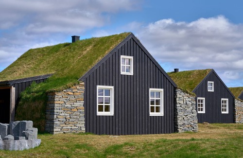 Kjarnholt Cabin | Torfhús Retreat