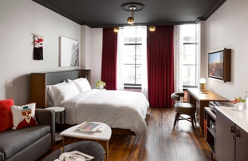 Riverside Hotel | Toronto Adventure Awaits! 2 Modern Units Near Toronto Eaton Centre and CN Tower