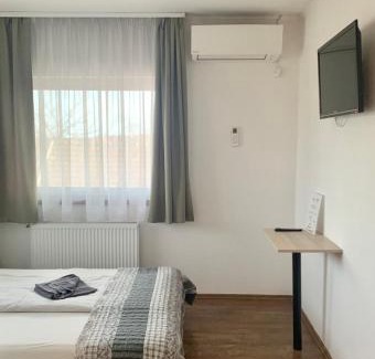 Gyal House | Toscan Panzió