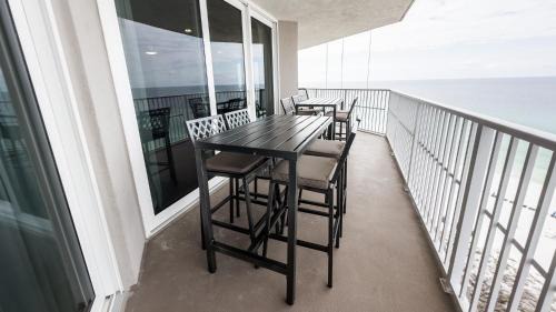 Gulf Lagoon Beach Apartment | Total Remodel - 3BR-3BA Corner Beachfront - Winter Snowbirds Welcome!
