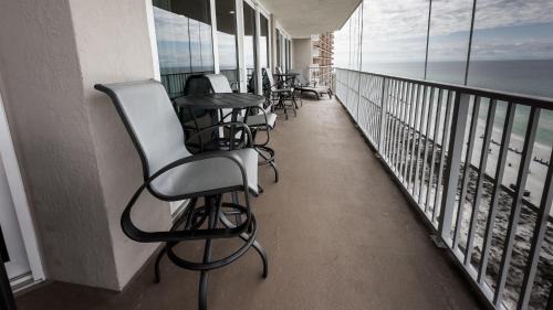 Gulf Lagoon Beach Apartment | Total Remodel - 3BR-3BA Corner Beachfront - Winter Snowbirds Welcome!