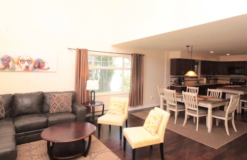 Montrose House | Totally Remodeled- All New Furnishings- Backs to Golf Course- Great Base Camp