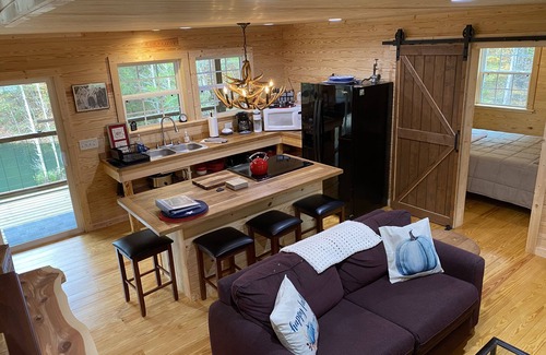 Linden Cabin | Touch of Heaven. Family friendly, Fishing, Nature galore! Maximum 6 guests.