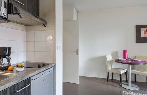 Toulouse East Apartment | Toulouse's urban refuge - former appartcity