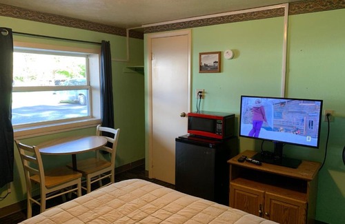 Howard City Hotel | Tour Inn Motel