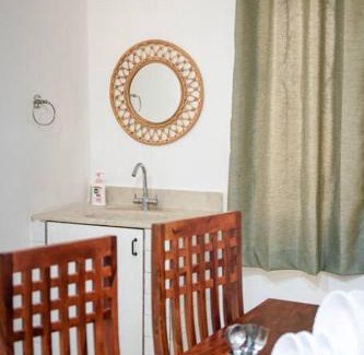 Hyderabad Apartment | Tourist Friendly Home -3BHK AC Near Birla Mandir, Hyderabad