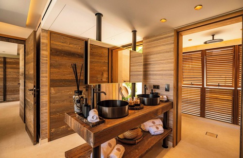Anse du Grand Cul-de-Sac Villa | TOURMALINE