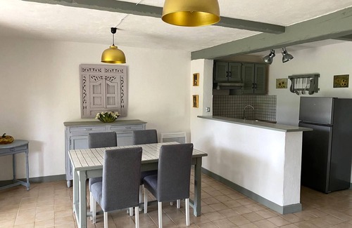 Berbiguieres House | Tournesol Gite at Laugerie Basse Gites, with heated swimming pool