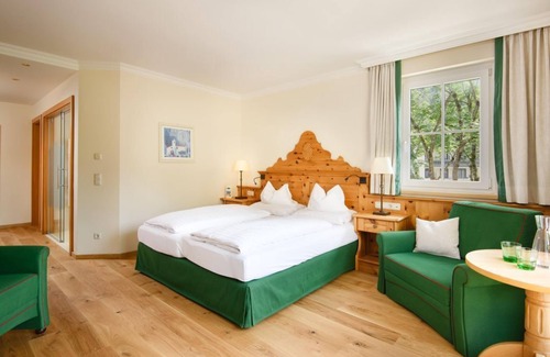Dorfgastein Hotel | Tower suite with whirlpool, air-jet shower, 2 floors - Römerhof, Landhotel