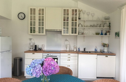 Huelgoat House | Town center house quiet terrace garden