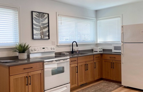 Ronks House | Town & Country Cottage. Located in the heart of Intercourse, Pa.