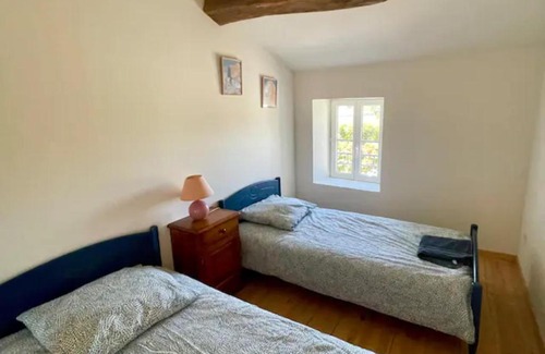 Aulnay House | Town house Aulnay, walk to bars/restaurants