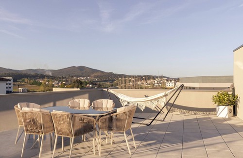 Lousada Apartment | TOWN TERRACE