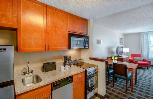 Linthicum Heights Hotel | TownePlace Suites by Marriott Baltimore BWI Airport