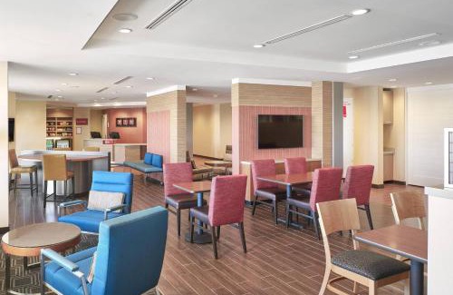 Medicine Hat Hotel | TownePlace Suites by Marriott Medicine Hat