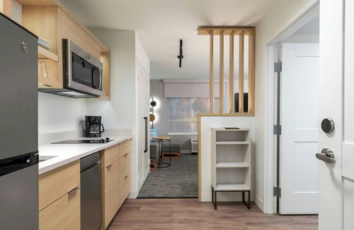 Niagara Falls Hotel | TownePlace Suites by Marriott Niagara Falls Canada