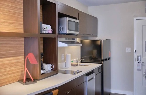 Aberdeen House | Towneplace Suites By Marriott
